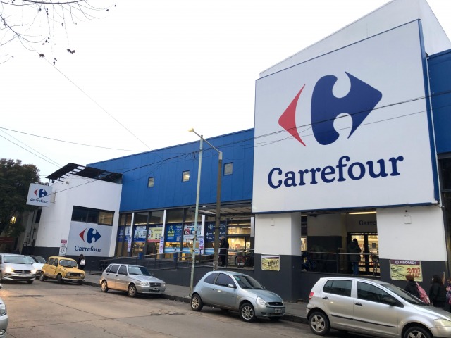 Carrefour busca un comprador o socio en Argentina